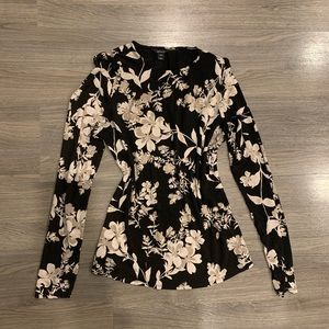 RW&Co floral top ⭕️prices firm